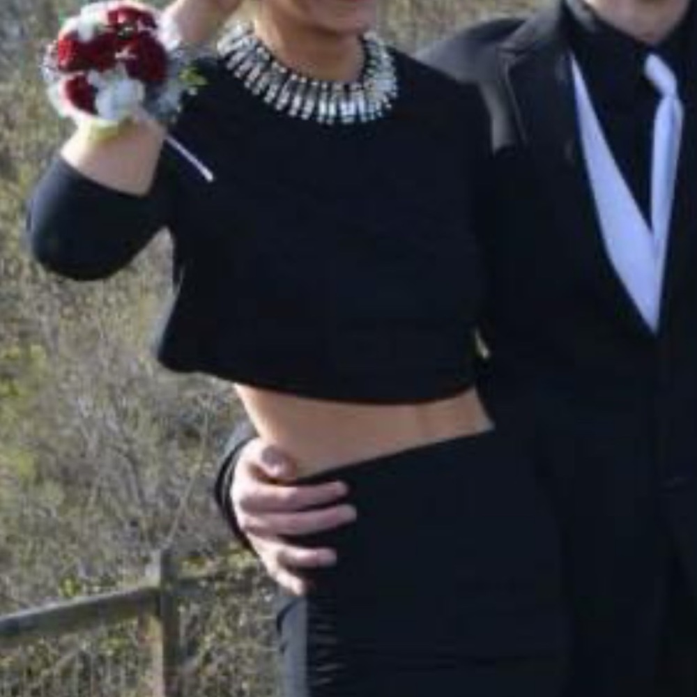 Black elegant prom dress - Picture 2 of 7